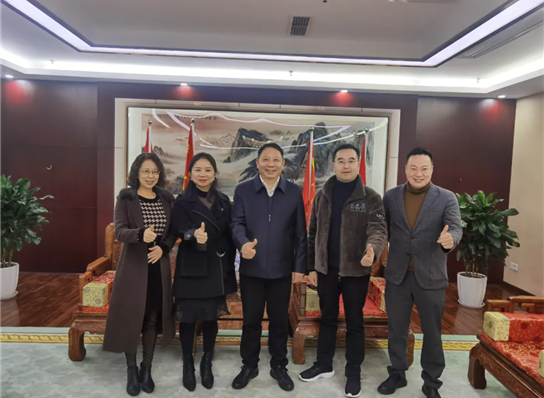 博众研究院校友同盟走进四川海博论坛建设集团